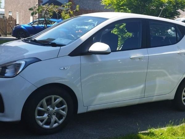Hyundai i10 Hatchback, Petrol, 2019, White