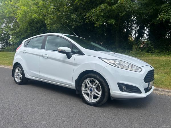 Ford Fiesta Hatchback, Petrol, 2015, White