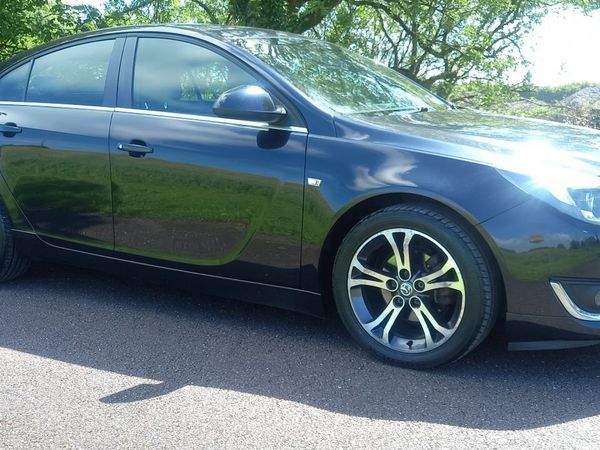 Vauxhall Insignia Hatchback, Diesel, 2014, Black