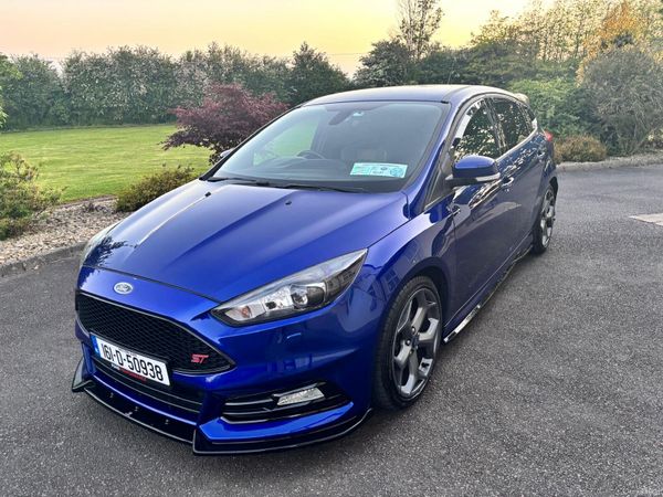 Ford Focus Hatchback, Diesel, 2016, Blue