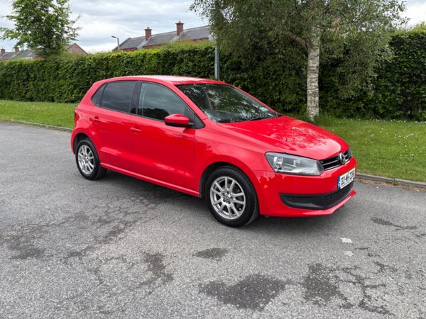 Volkswagen Polo Hatchback, Petrol, 2013, Red