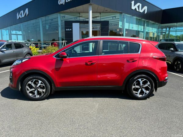 Kia Sportage MPV, Diesel, 2021, Red