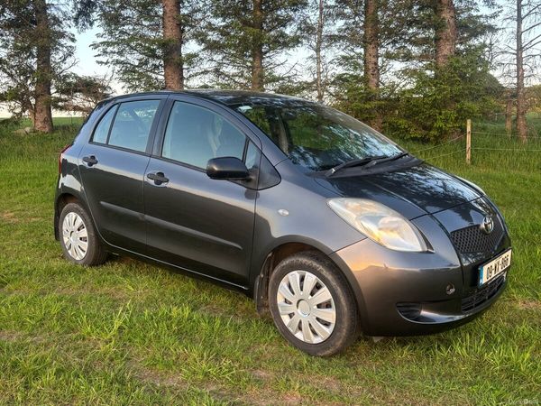 Toyota Yaris Hatchback, Petrol, 2009, Grey