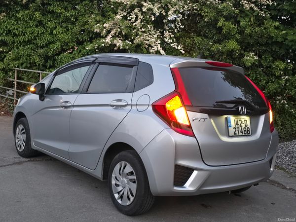 Honda Fit Hatchback, Petrol, 2014, Silver