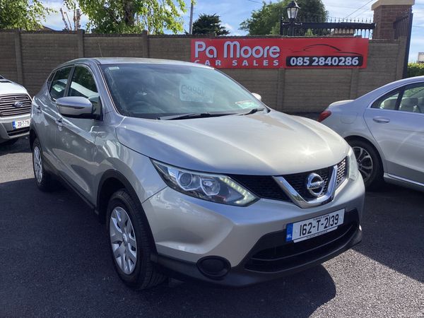 Nissan Qashqai Hatchback, Diesel, 2016, Silver