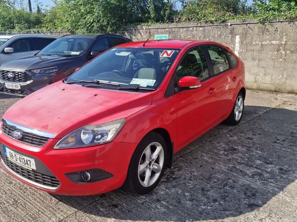 Ford Focus Hatchback, Petrol, 2008, Red