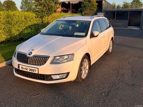 Skoda Octavia Estate, Diesel, 2015, White