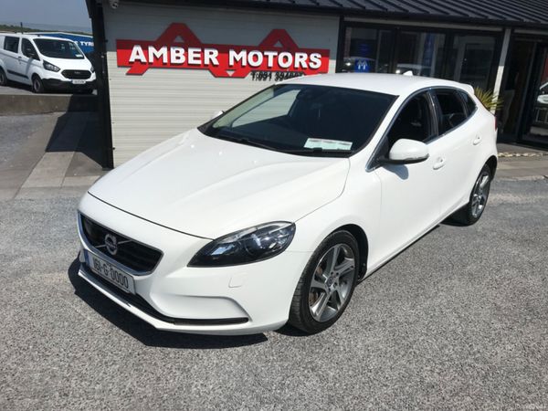 Volvo V40 Hatchback, Diesel, 2016, White
