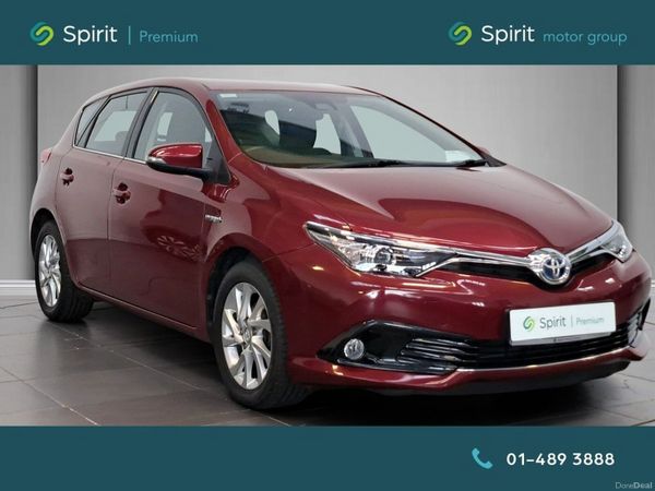 Toyota Auris Hatchback, Petrol Hybrid, 2017, Red