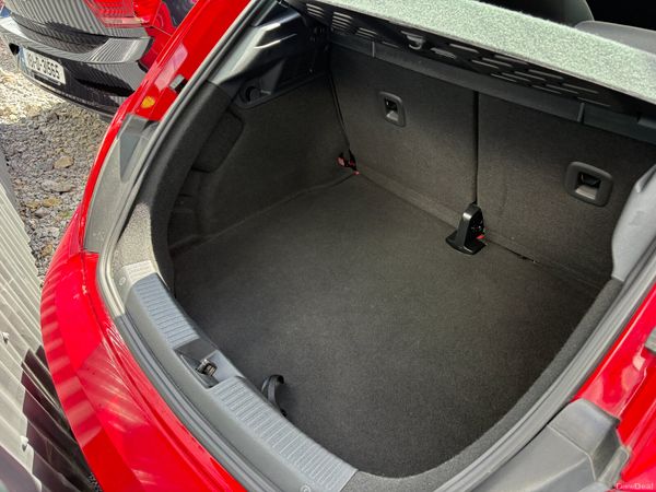 Volkswagen Beetle Hatchback, Petrol, 2016, White