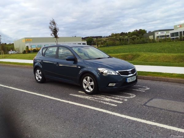 Kia Ceed Hatchback, Diesel, 2010, Blue
