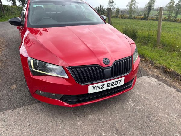 Skoda Superb Hatchback, Diesel, 2019, Red