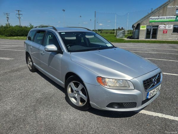 Volvo V70 Estate, Diesel, 2010, Silver