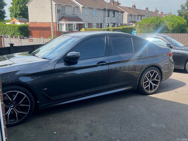 BMW 5-Series Saloon, Diesel Hybrid, 2021, Grey