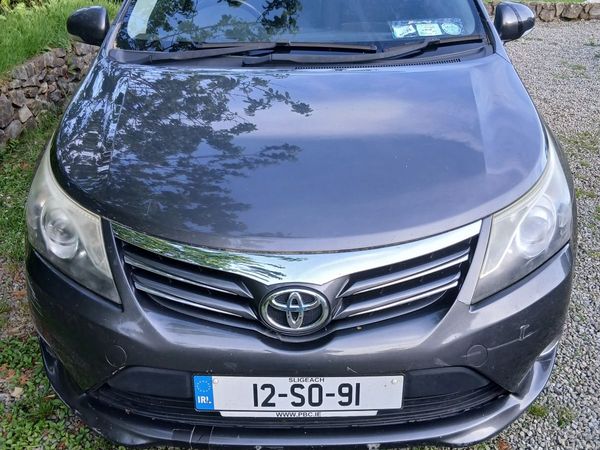 Toyota Avensis Saloon, Diesel, 2012, Grey