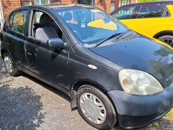 Toyota Yaris Hatchback, Petrol, 2002, Black
