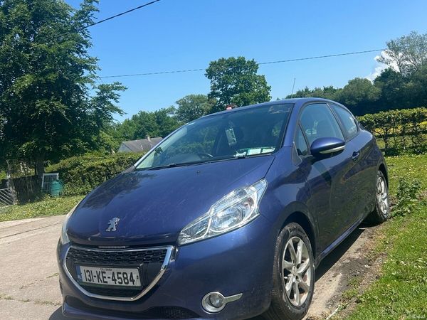 Peugeot 208 Hatchback, Petrol, 2013, Blue