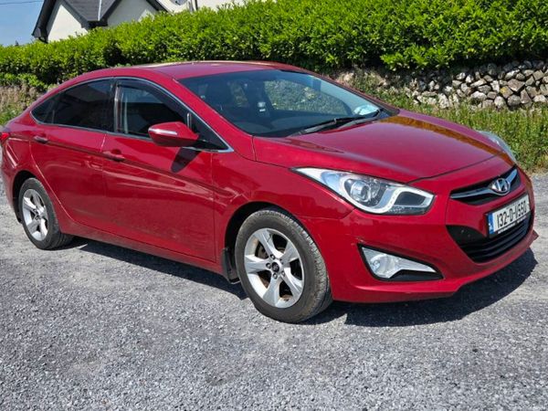 Hyundai i40 Saloon, Diesel, 2013, Red