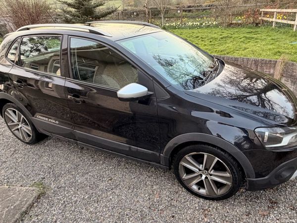 Volkswagen Polo Hatchback, Diesel, 2013, Black