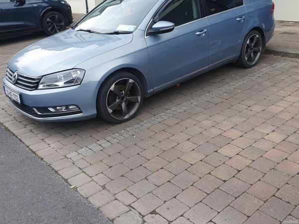 Volkswagen Passat Saloon, Diesel, 2013, Grey