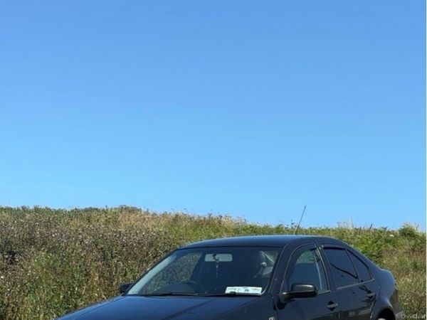 Volkswagen Bora Saloon, Petrol, 2003, Black
