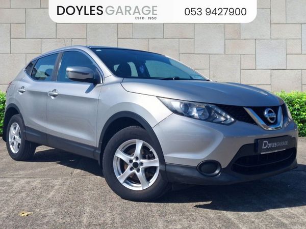 Nissan Qashqai Hatchback, Diesel, 2015, Silver