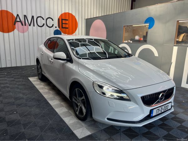 Volvo V40 Hatchback, Diesel, 2017, White