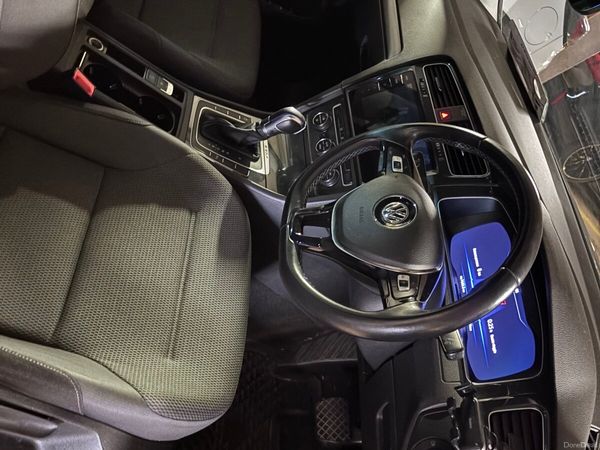 Volkswagen Golf Estate, Electric, 2018, Grey