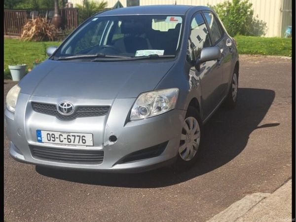Toyota Auris Hatchback, Petrol, 2009, Grey