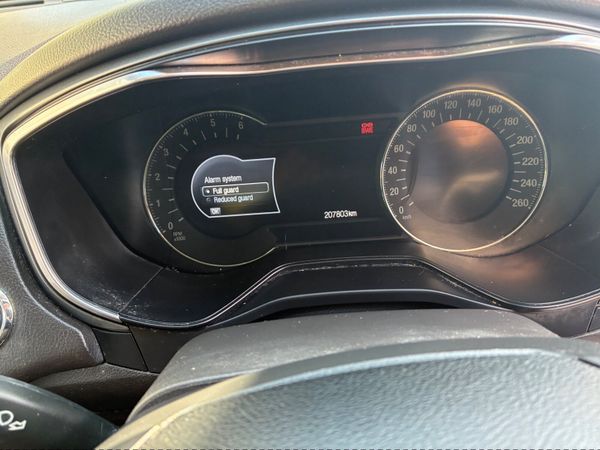 Ford Mondeo Hatchback, Diesel, 2017, Grey