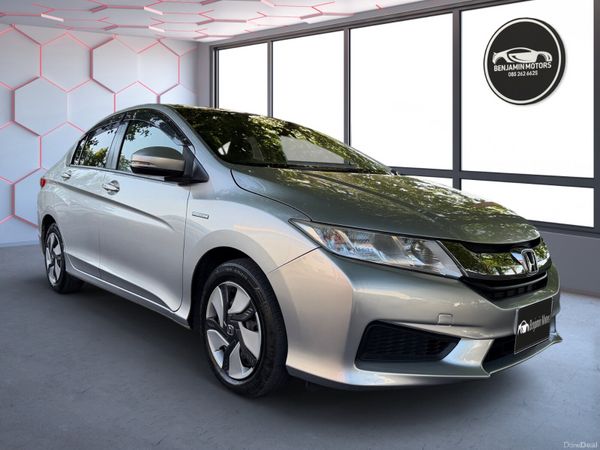 Honda Grace Saloon, Petrol Hybrid, 2016, Silver