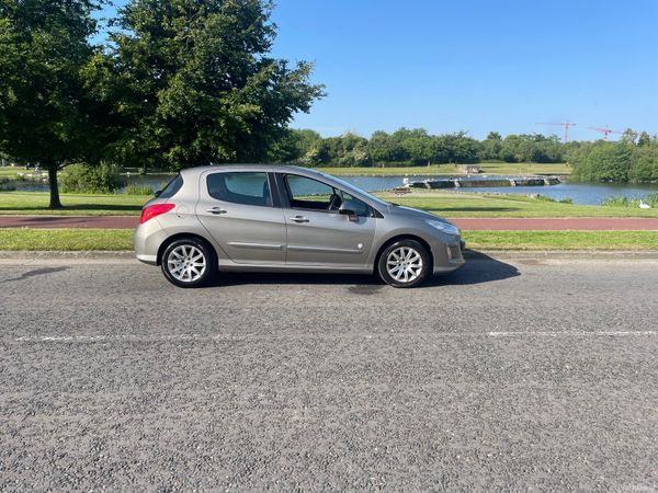 Peugeot 308 Hatchback, Diesel, 2011, Grey