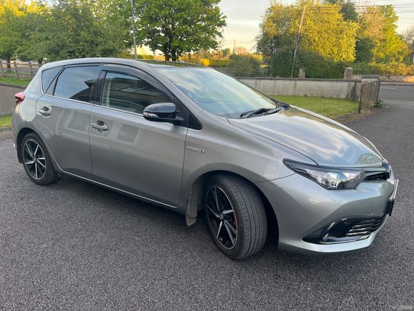 Toyota Auris MPV, Petrol Hybrid, 2018, Grey