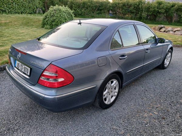 Mercedes-Benz E-Class Saloon, Petrol, 2005, Blue