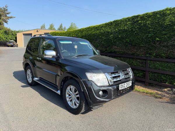 Mitsubishi Pajero SUV, Diesel, 2012, Black