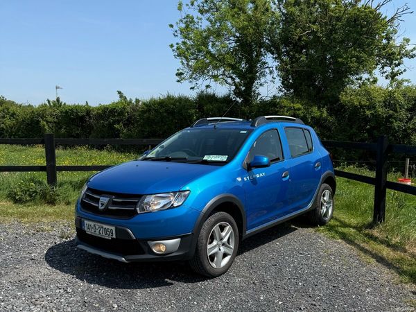 Dacia Sandero Stepway Hatchback, Petrol, 2014, Blue