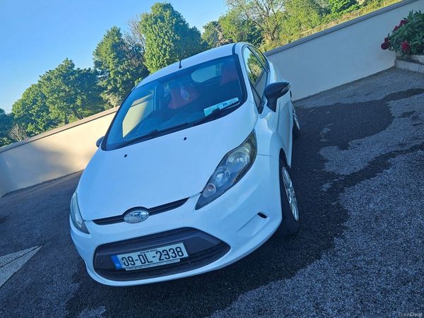 Ford Fiesta Hatchback, Diesel, 2009, White