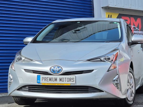Toyota Prius Saloon, Petrol Hybrid, 2017, Red