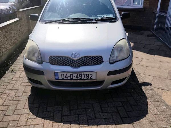 Toyota Yaris Hatchback, Petrol, 2004, Silver