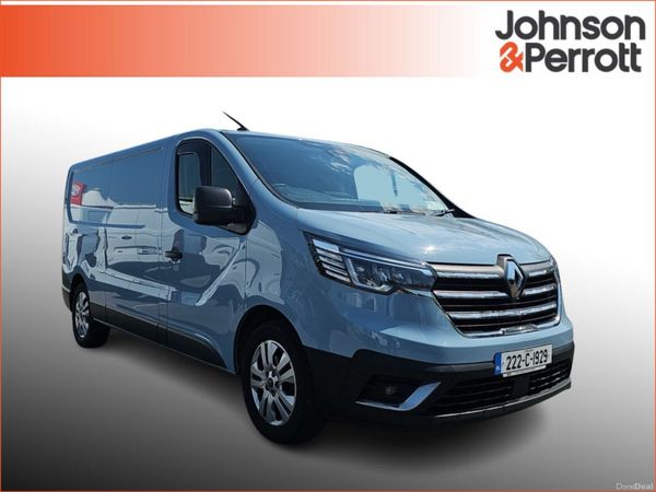 Renault Trafic MPV, Diesel, 2022, Blue