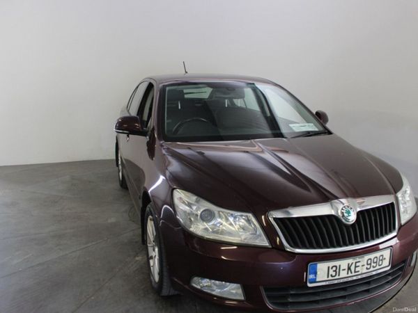 Skoda Octavia Saloon, Diesel, 2013, Red