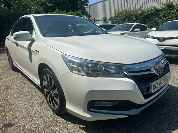 Honda Accord Saloon, Petrol Hybrid, 2015, White