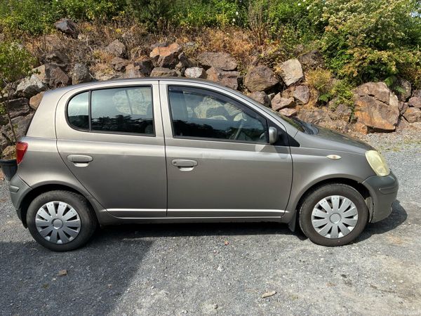 Toyota Yaris Hatchback, Petrol, 2004, Grey