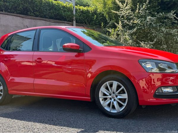 Volkswagen Polo Hatchback, Petrol, 2015, Red