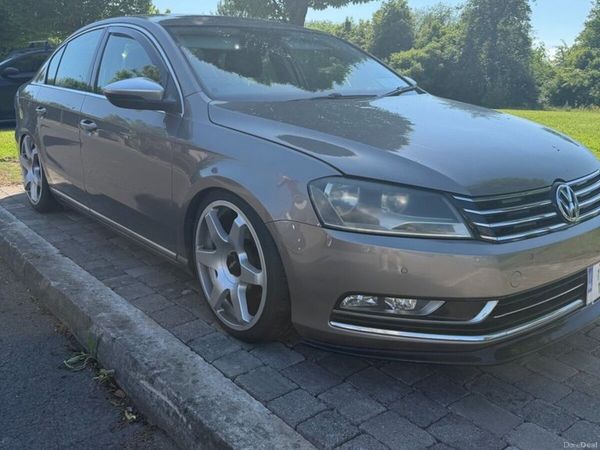 Volkswagen Passat Saloon, Diesel, 2011, Brown