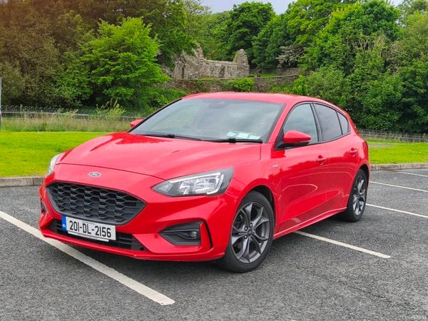 Ford Focus Hatchback, Diesel, 2020, Red