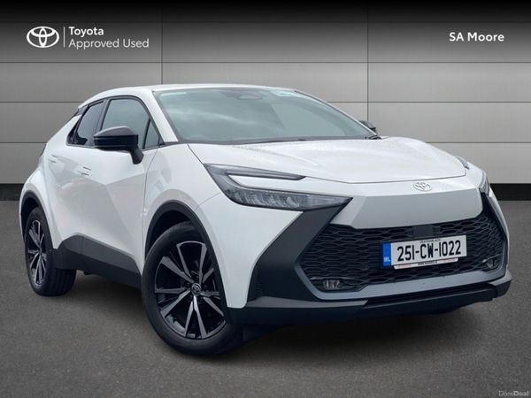Toyota C-HR SUV, Petrol Hybrid, 2025, White