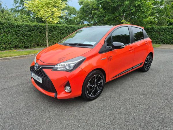 Toyota Yaris Hatchback, Petrol Hybrid, 2016, Orange