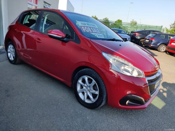 Peugeot 208 Hatchback, Petrol, 2016, Red