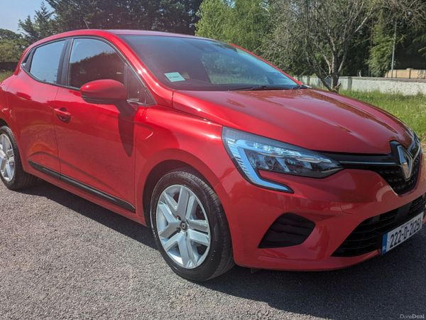 Renault Clio Hatchback, Petrol, 2022, Red